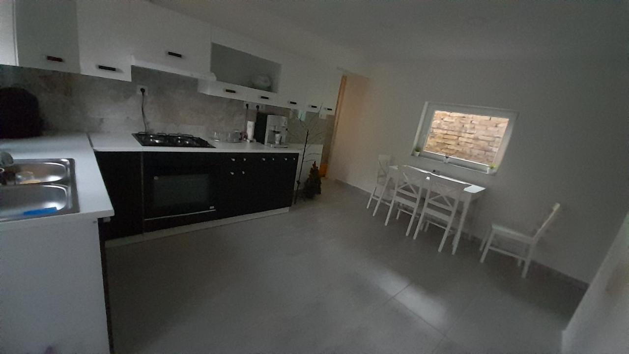 شقة Horvath Apartman كيستاي المظهر الخارجي الصورة